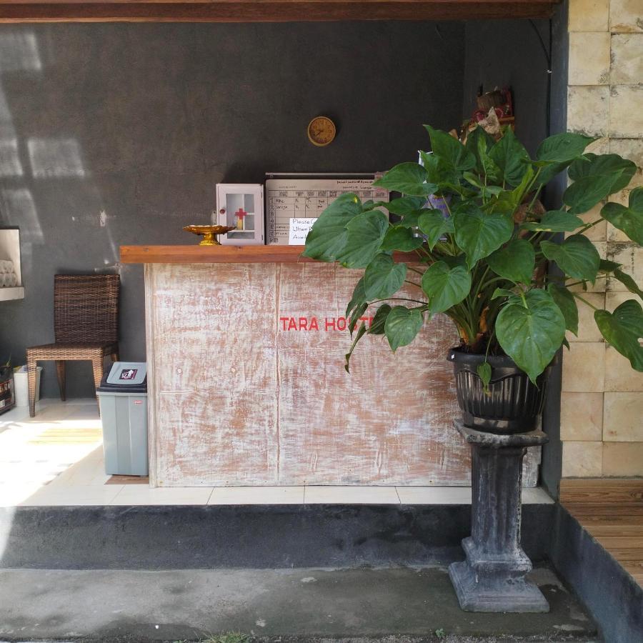 Tara Hostel Batununggul Esterno foto
